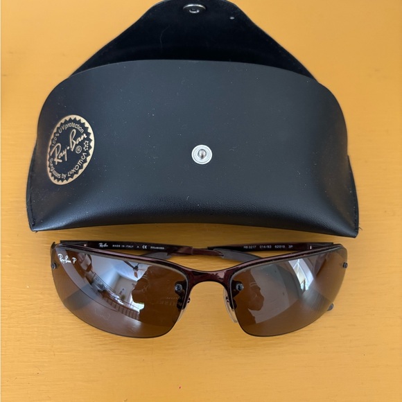 RAY BAN
Authentic - Picture 1 of 5